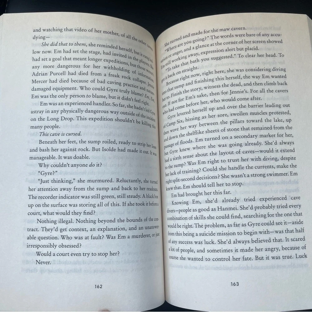 The Luminous Dead By Caitlin Starling-  A sapphic thriller 🏳️‍🌈 - Picture 3 of 6